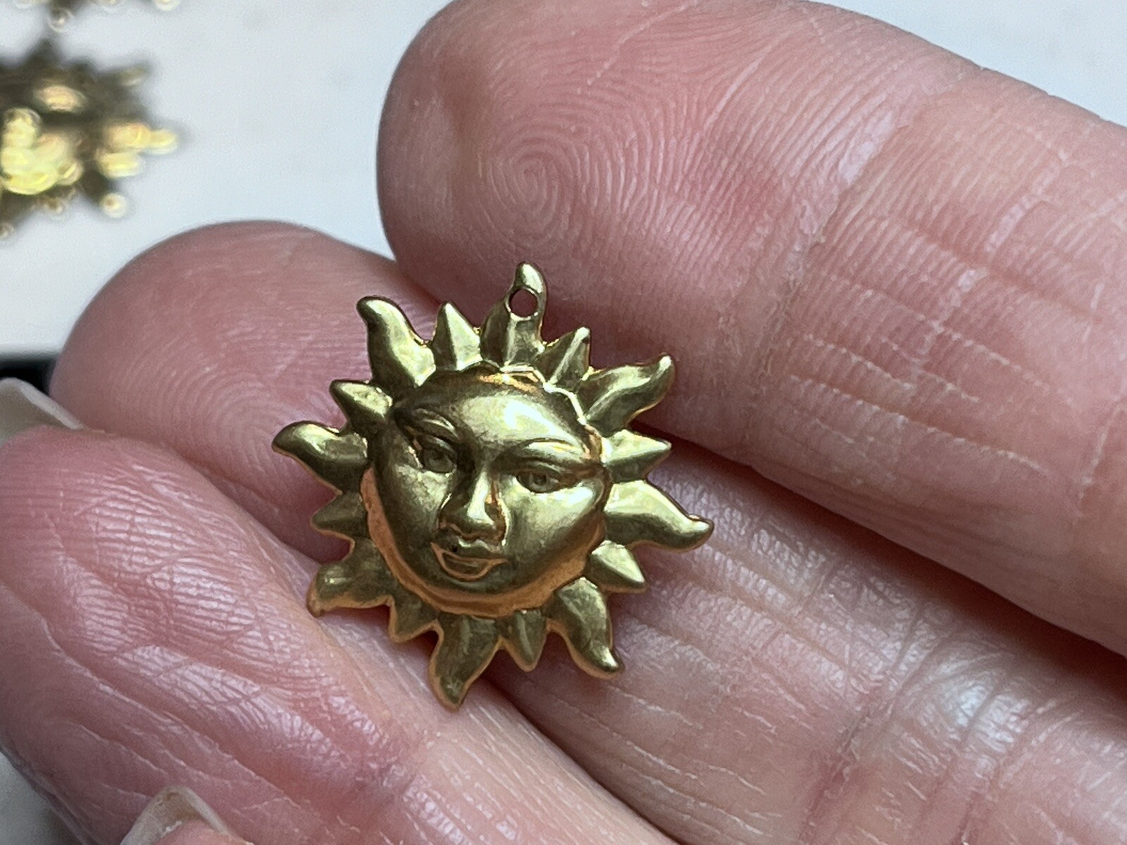 15 PCS Raw Brass Sunny Sun Face Charm Pendant 20mm Jewelry Craft Findings