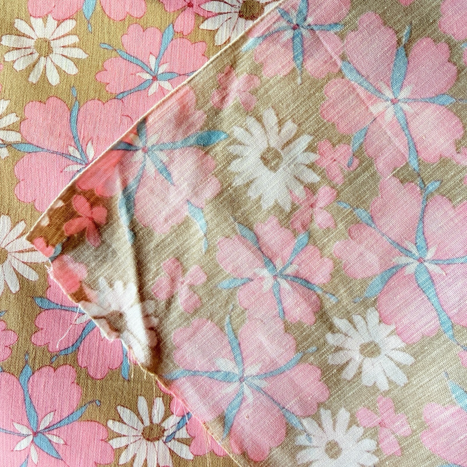 Retro Mod- Daisy Groovy Floral Blend Fabric Pink Brown Teal 5 Yds x 46