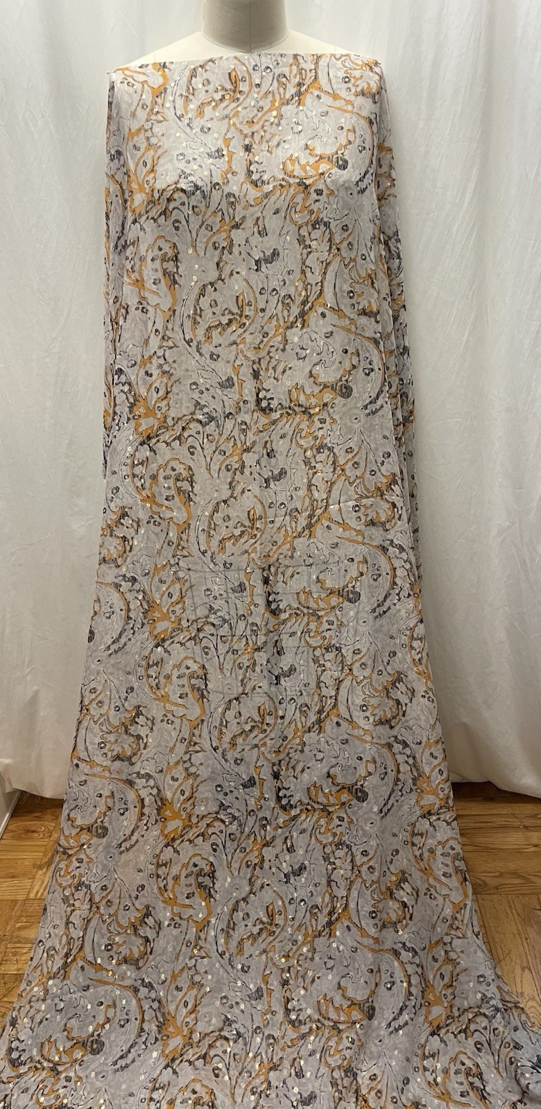100% Silk Chiffon Georgette Gold Lurex Grey Abstract Fabric By The Yard 56″ Wide