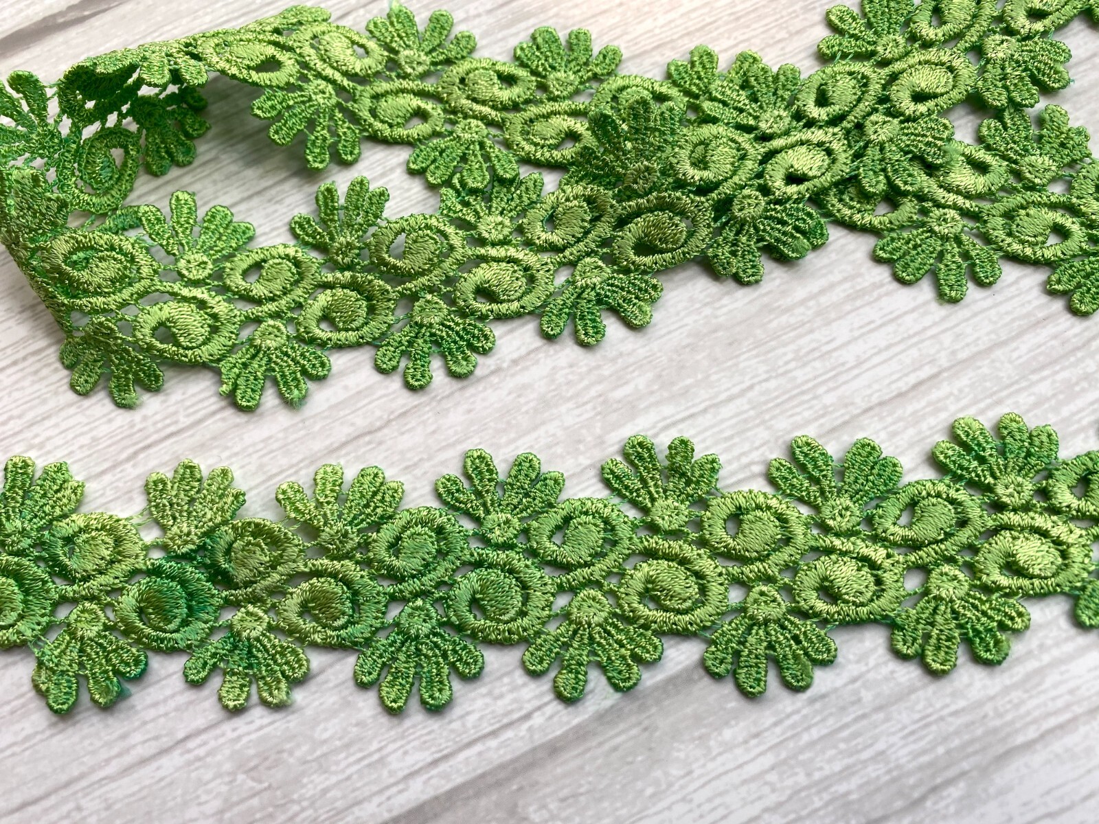 Lily 1.75″ White Ivory Floral Double Scalloped Edge Lace Trim Sewing by Yard