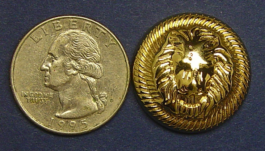 16 UNKNOWN BRAND metal buttons Gold Tone Lion head design Good Used Condition
