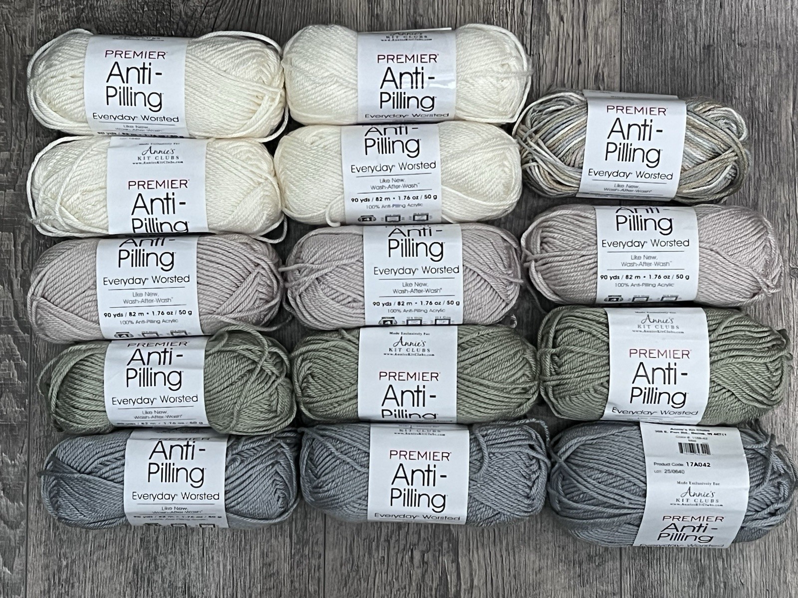 (14) PREMIER Anti-Pilling Worsted Yarn GREEN TEA LINEN MIST COUNTRYSIDE ARAN Lot