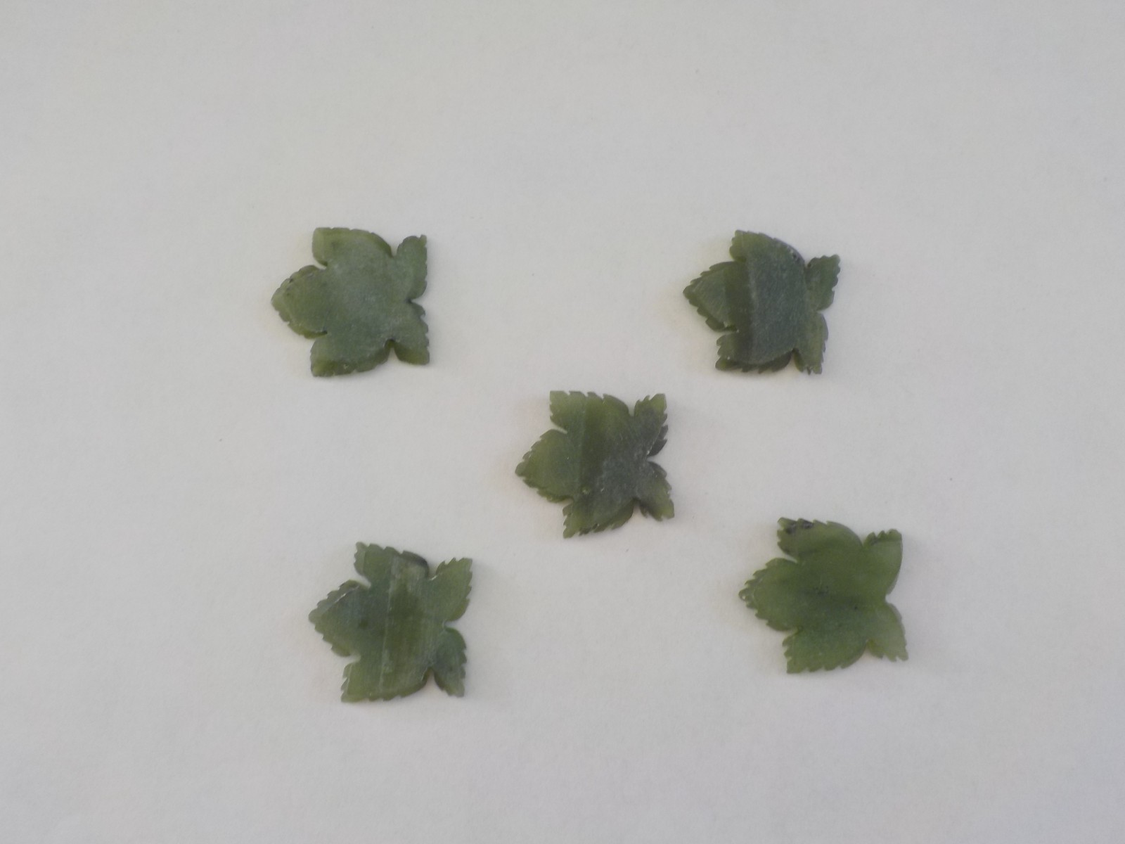 Geen Stone Leaf No Holes Flat Back (5/16″) Total 5 Craft Jewelry Making Supply
