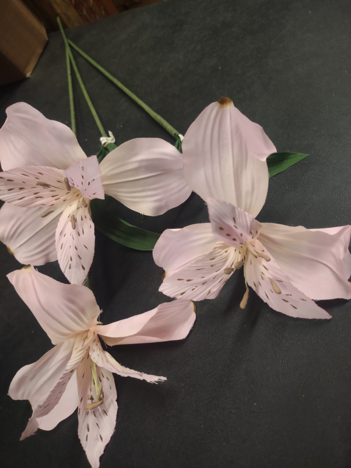 3/Set Vintage Stems: Jumbo Alstroemeria, 6″ Bloom, Silk Peruvian Lily/Alstro 18″