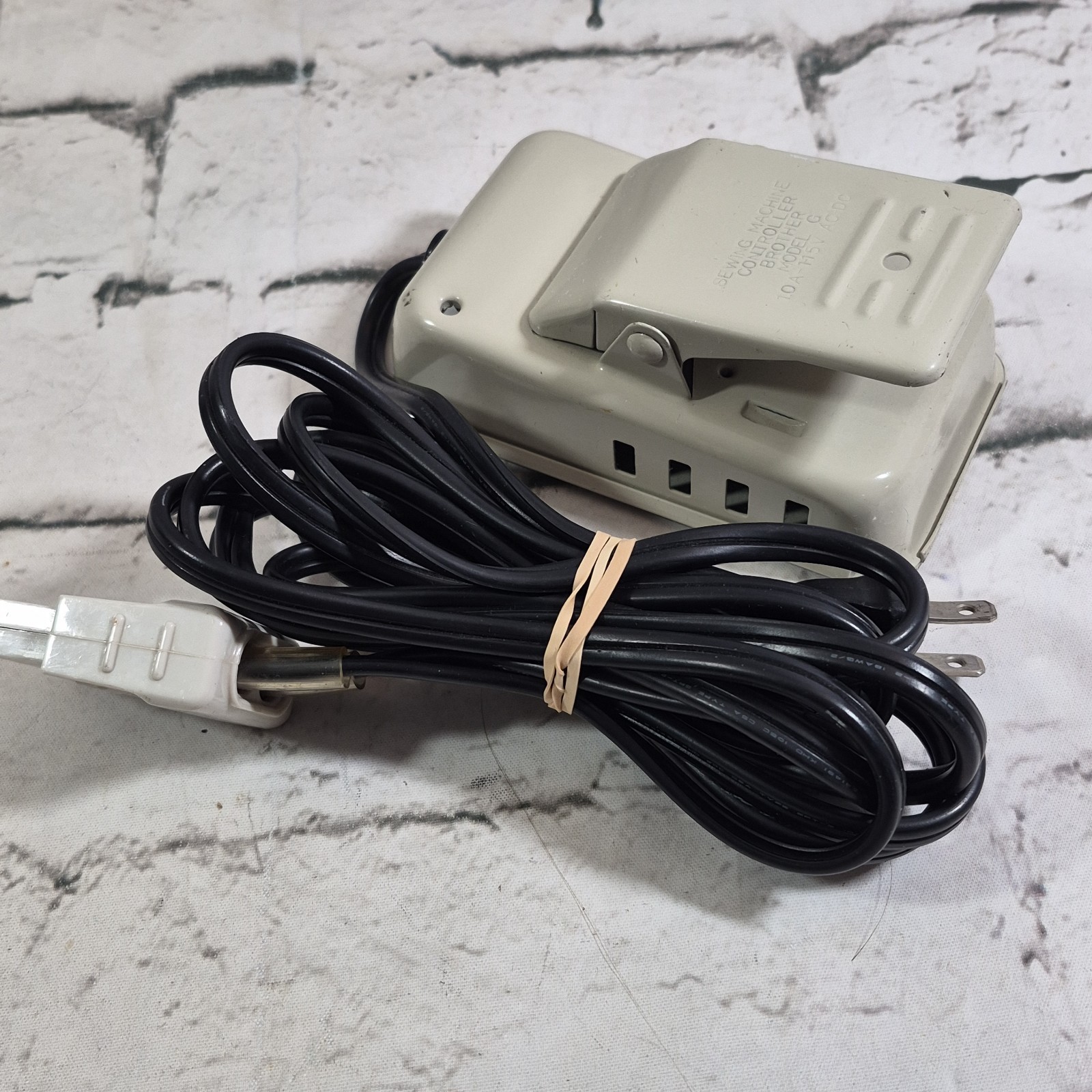 Brother Model G Sewing Machine Foot Pedal 3-Prong VX-970 VX-780 VX-75 1.0A-115V