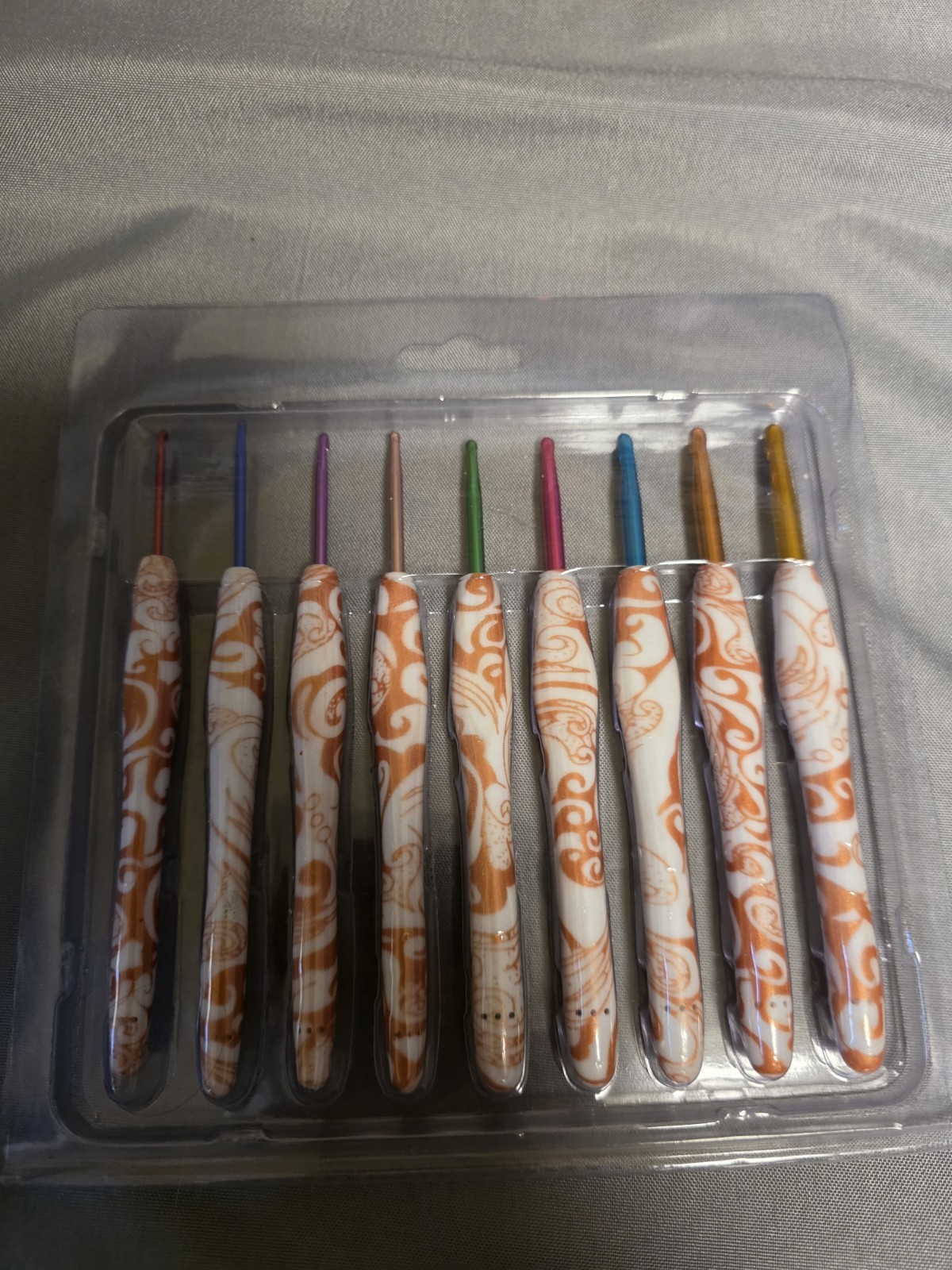 9pc Crochet Hook Set 2.0mm-6.0mm Multicolor Metal, Color-Coded, Case