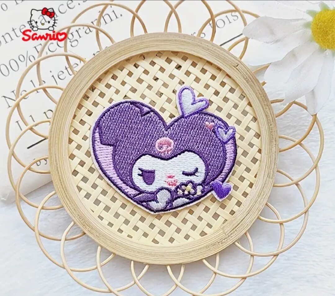 Heart-Shaped Sanrio Hello Kitty Embroidered Iron-On Sew-On Patches