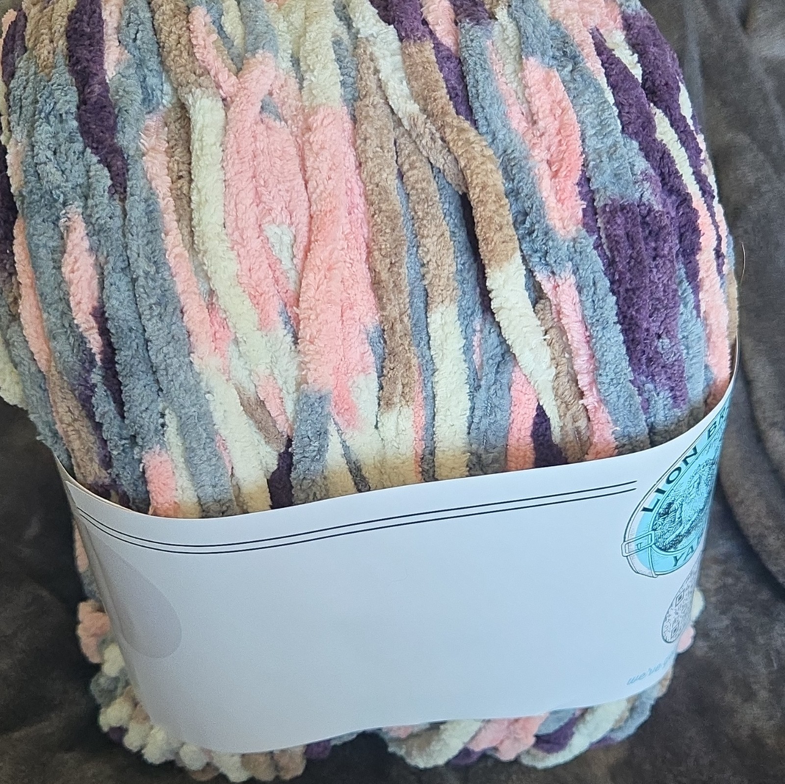 Lion Brand Cover Story Blanket Yarn Cake Super Bulky 6 Multicolor Crochet Knit