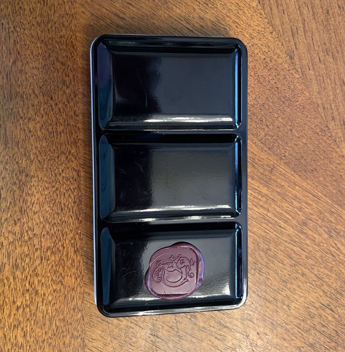 Portable Watercolor Set in Metal Tin w/ Mixing Palette, Black & White
