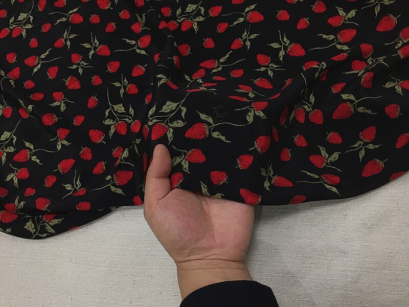 100% PURE Silk 17 Momme Crepe Silk Fabric Strawberry 44″ wide 1 meter XL004