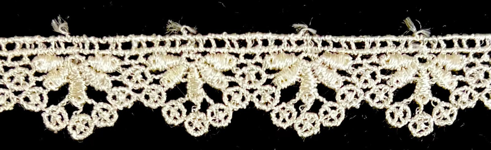 1″ Floral Venise Venice Lace Trim – 13 Continuous Yards!