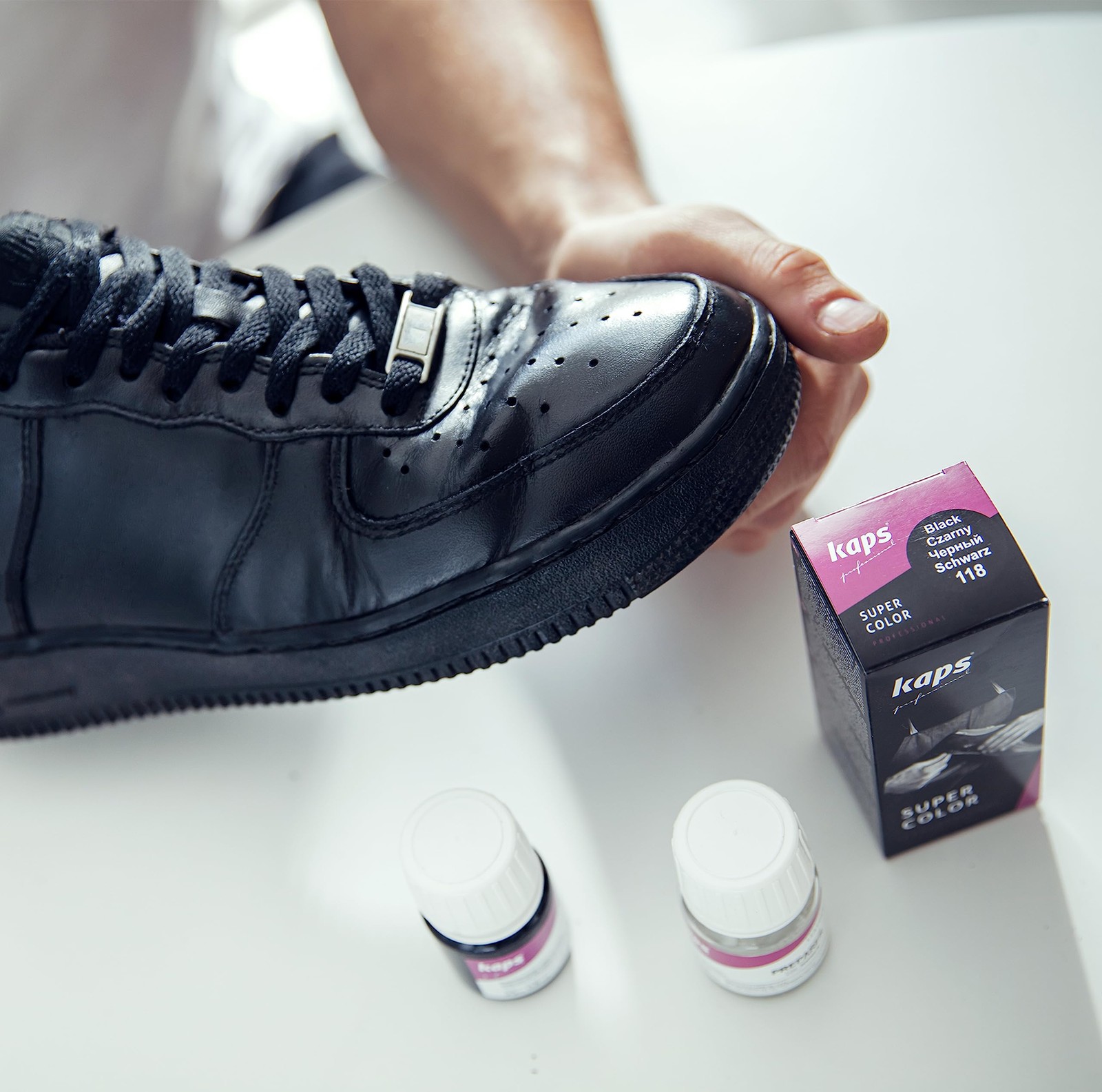 Dye Paint for Leather Shoes and Bags with Sponge and Brush, Kaps Super Color,