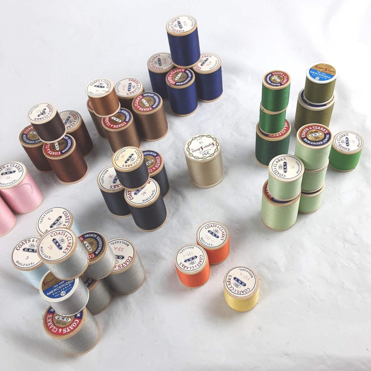 Multi Lot of 46 Varies Threads Multicolor Coats & Clarks, JP & Coats