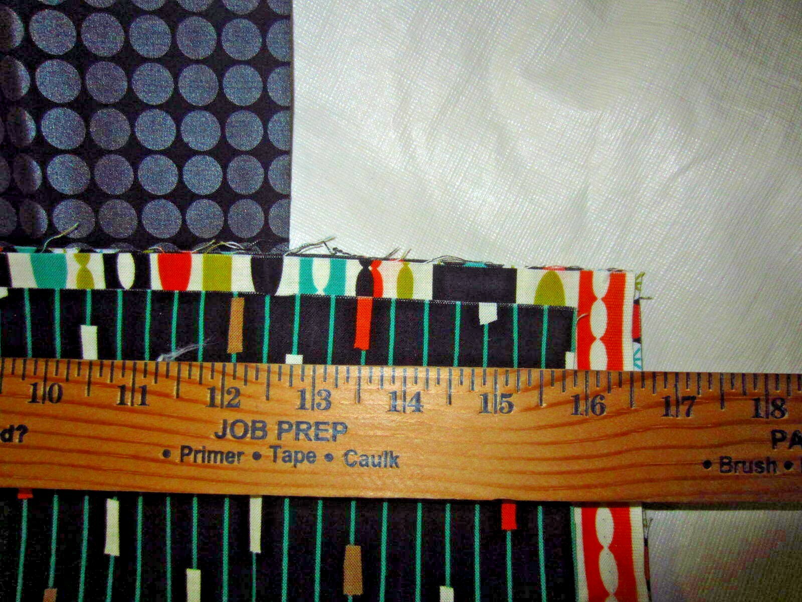 5 Pieces of Fabric – (1) Fat Quarters – (4) Less Than A Fat Quarter