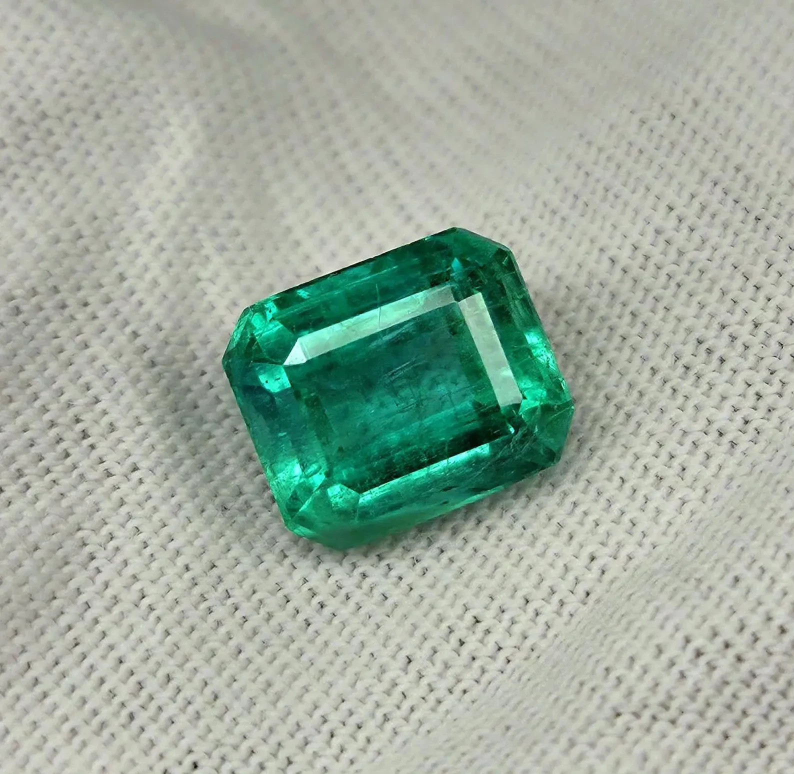 Natural Zambia Emerald 0.75 Cts Emerald Cut 6×5 MM Loose Gemstone For Jewelry
