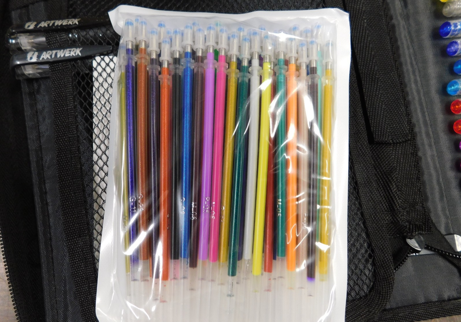 ARTWERK 100 Gel Pens With Case