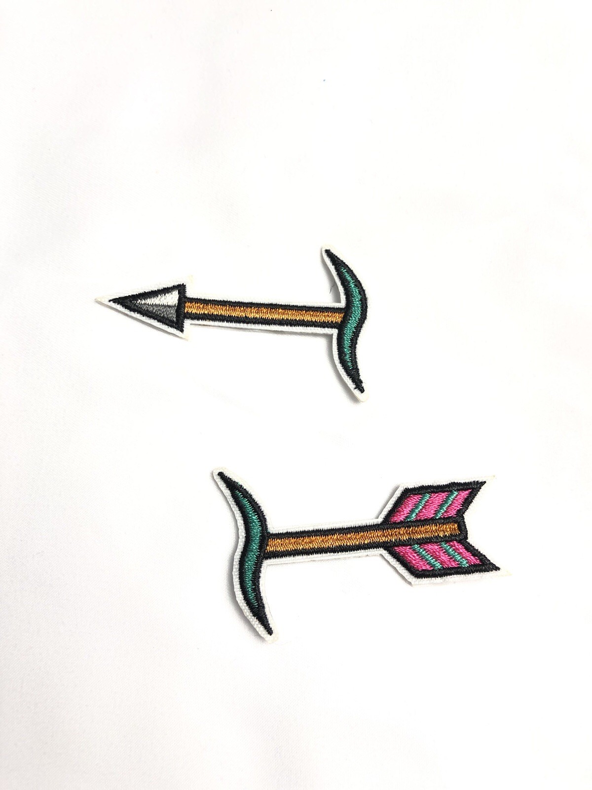 100 PACK Retro Pop Cool Little Things ARROW Patch Sew or Stick Embroidered