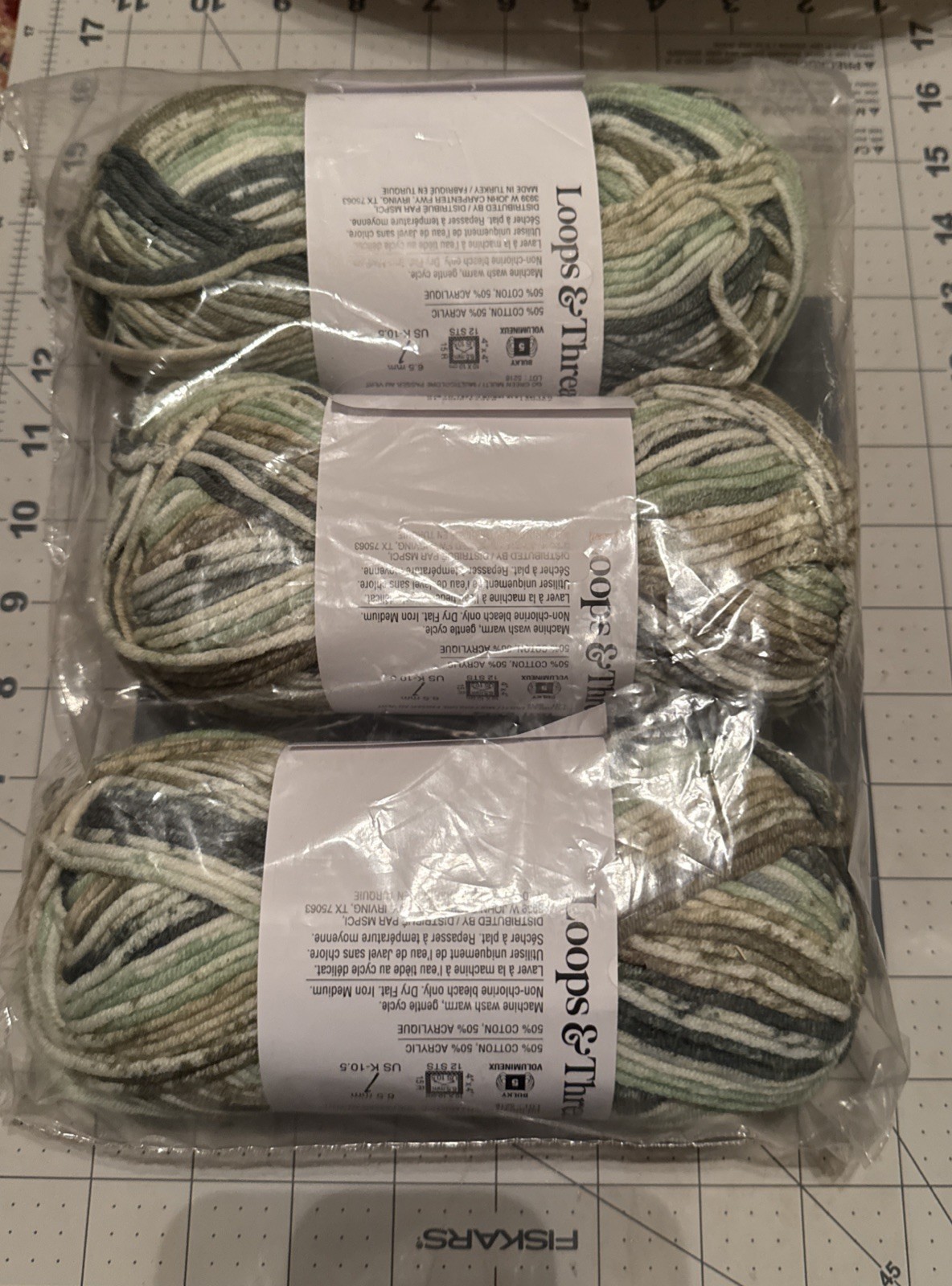 3 Skeins ( 2.9oz Each) Loops &Threads Bulky Twist Cotton Blend Go Green Multi