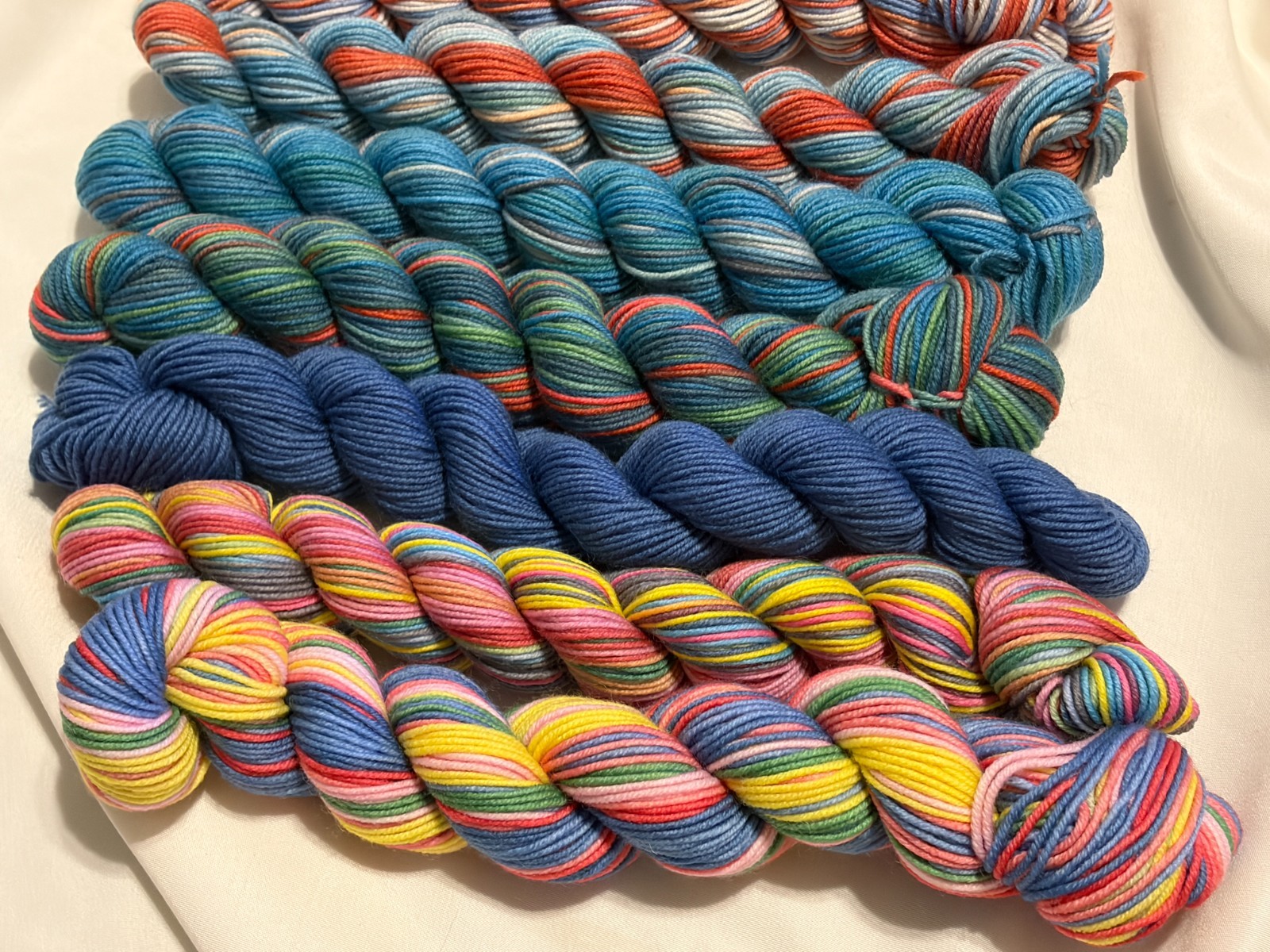 GAUGE DYE WORKS OLIO KIT – Mini Skein Yarns – Merino Twist 7 oz Total Weight NEW