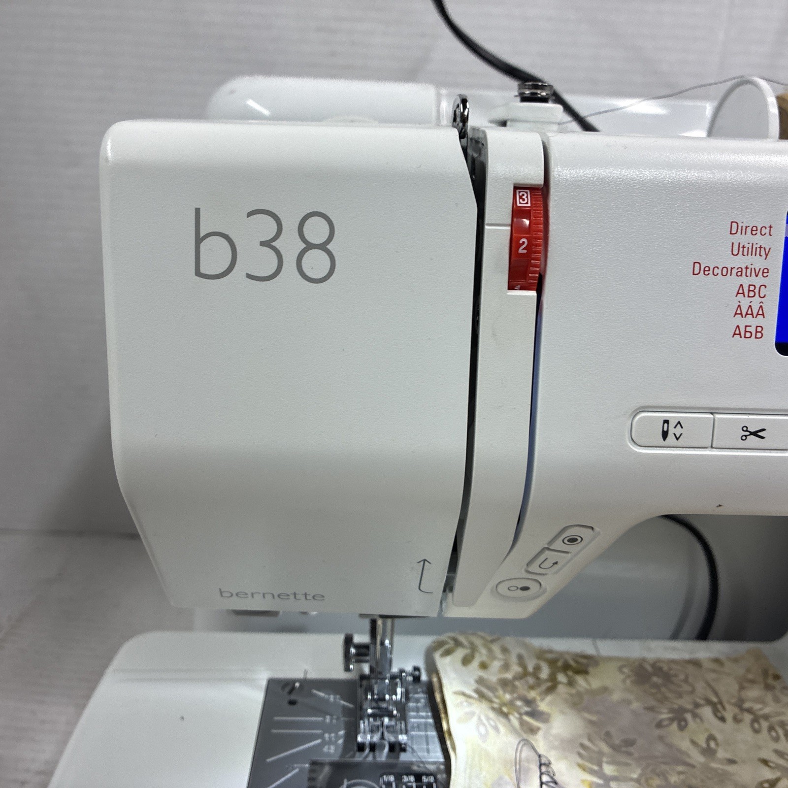 Bernette B38 Swiss Design Computerized Sewing Machine See Description