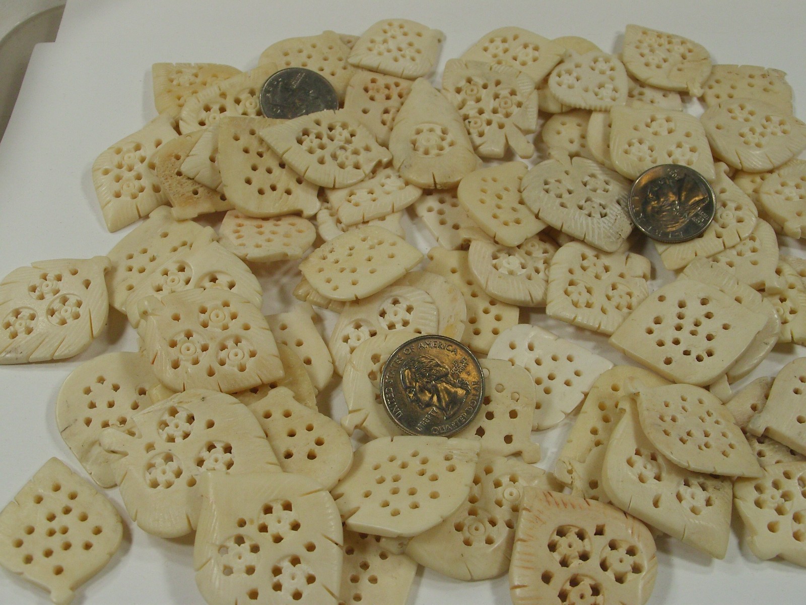 125 Pieces India Handmade Large Water Buffalo Bone Pendants Bulk Lot (AQZ-9)⭐