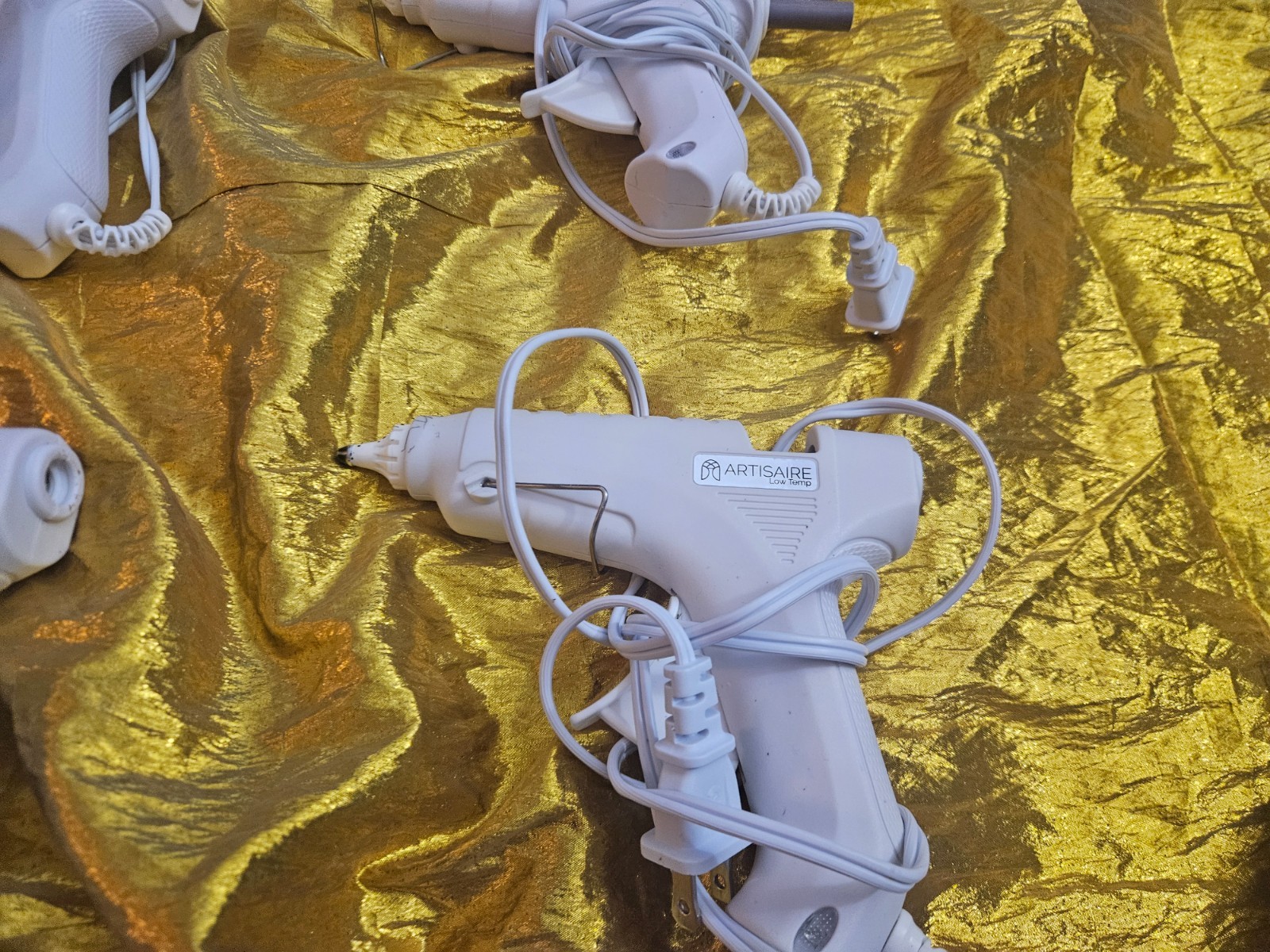 26 LOT OF SUREBONDER Glue GUN AND ARTISAIRE Wax GUN GUNS Low Temp CRAFTING Tool!