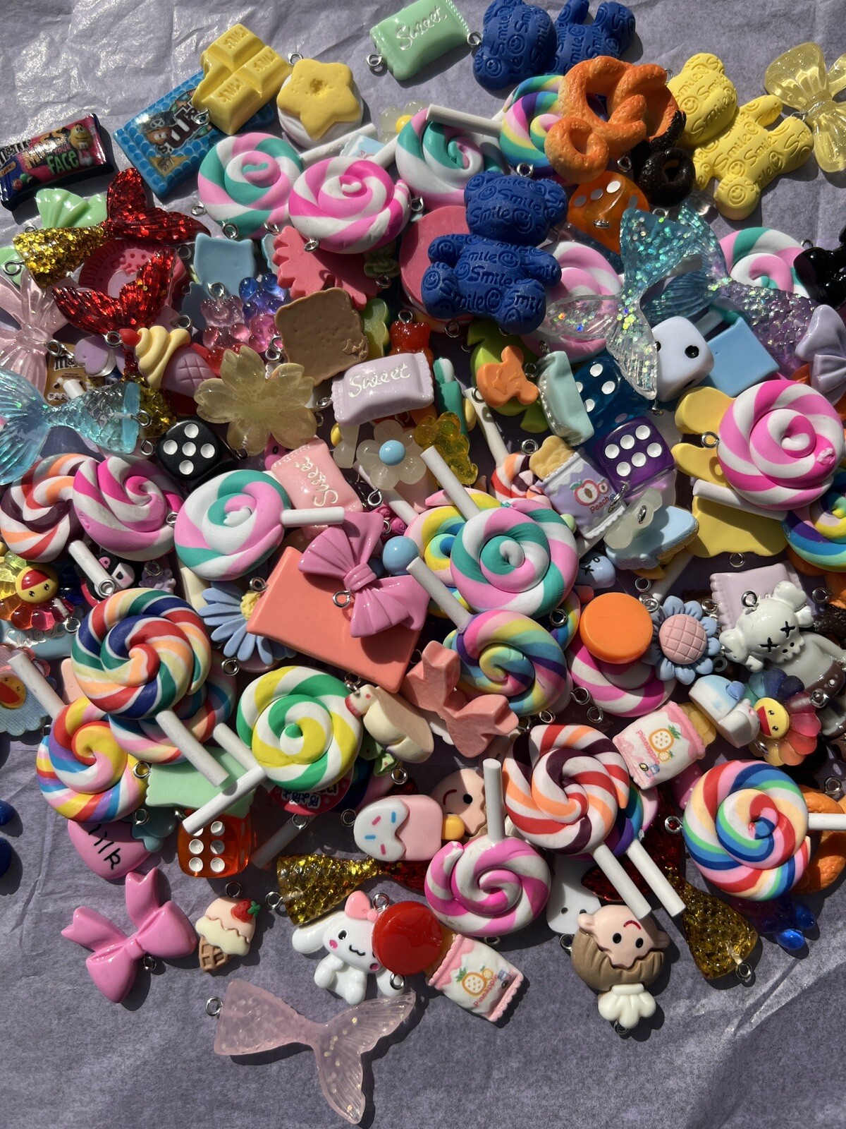 Lot of 30pcs mixed assortment charms.