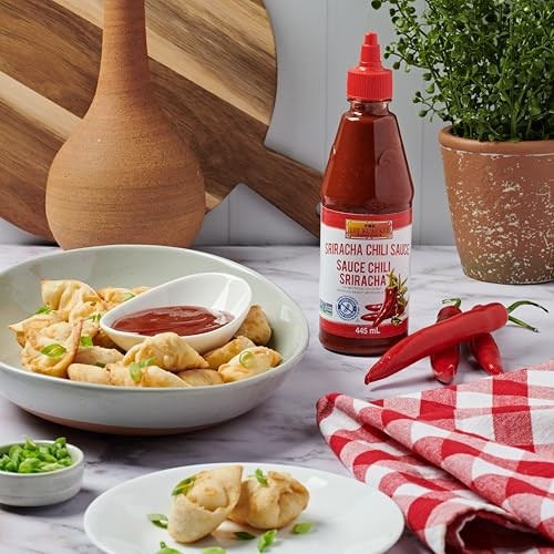 Lee Kum Kee Sauce Plastic Bottle (18 oz – 1 Pack), Gluten Free, Sriracha Chili