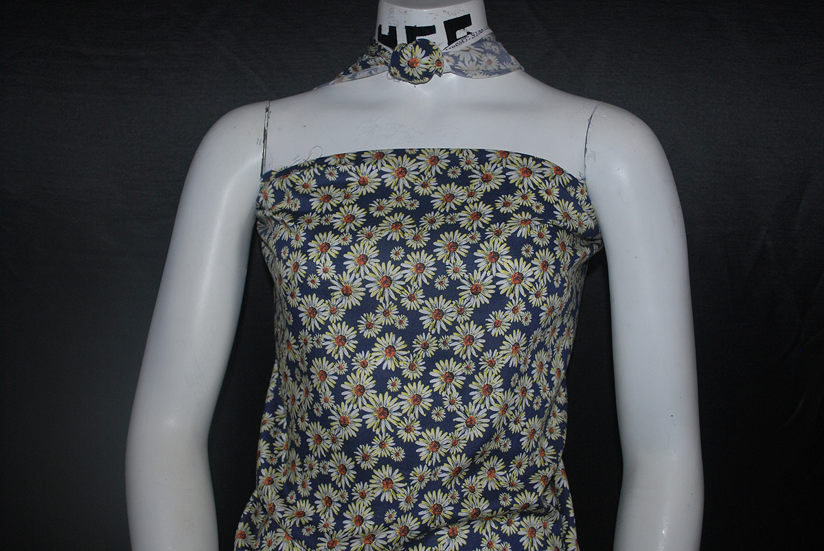 Rayon Challis 100% Woven Fabric Natural Fiber Beautiful Daisy Flowers Print