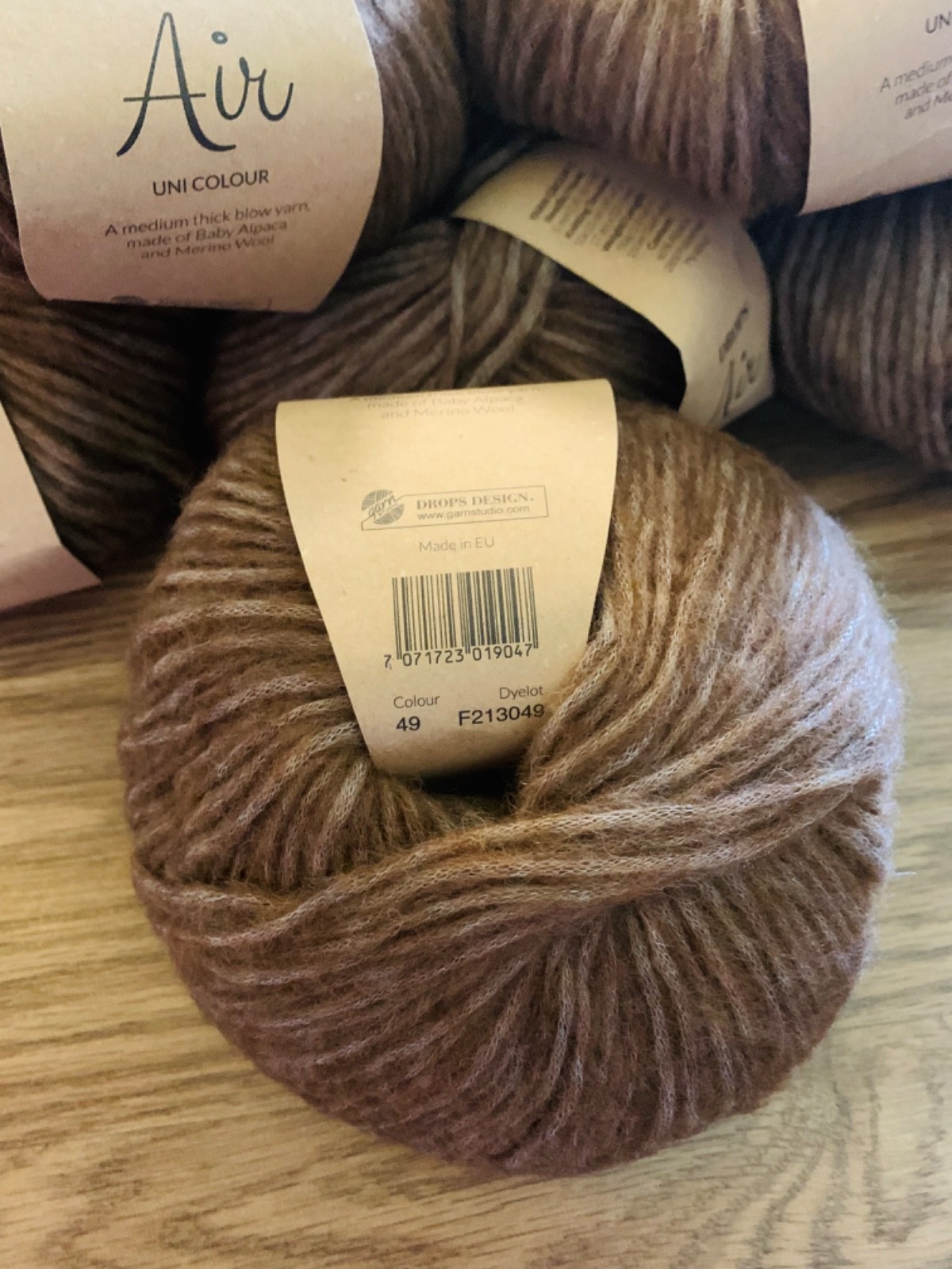 DROPS Air Blow Yarn – Alpaca Blend Brown | Medium/Worsted | Lot of 6 Balls