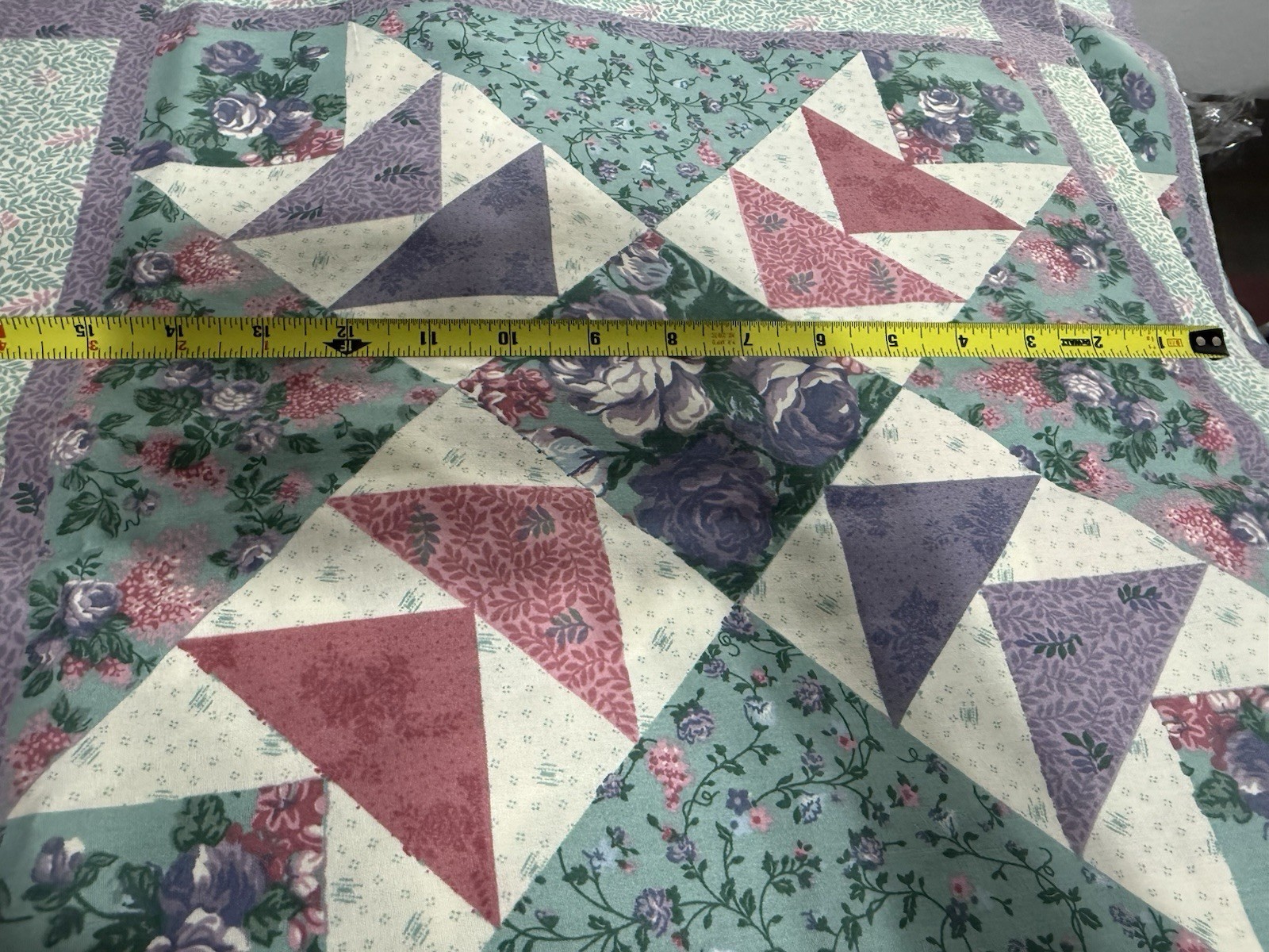 90”x107” VTG CHEATER QUILT FABRIC Spring Industries Pastel Purple Floral Cotton