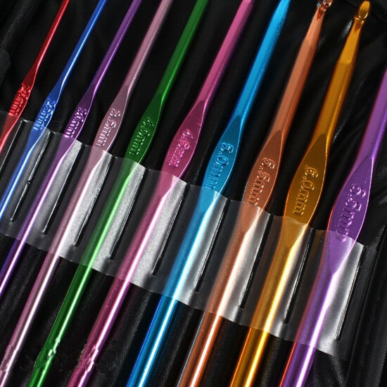 22pcs Aluminum Crochet Hooks Needles Knit Set，Multi-Color Weave Craft Yarn Tools