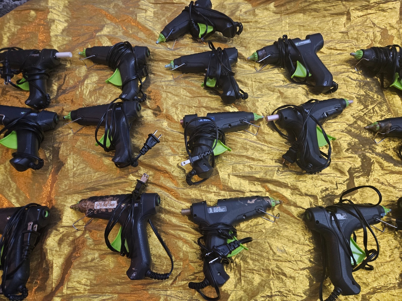 26 LOT OF SUREBONDER Glue GUN AND ARTISAIRE Wax GUN GUNS Low Temp CRAFTING Tool!