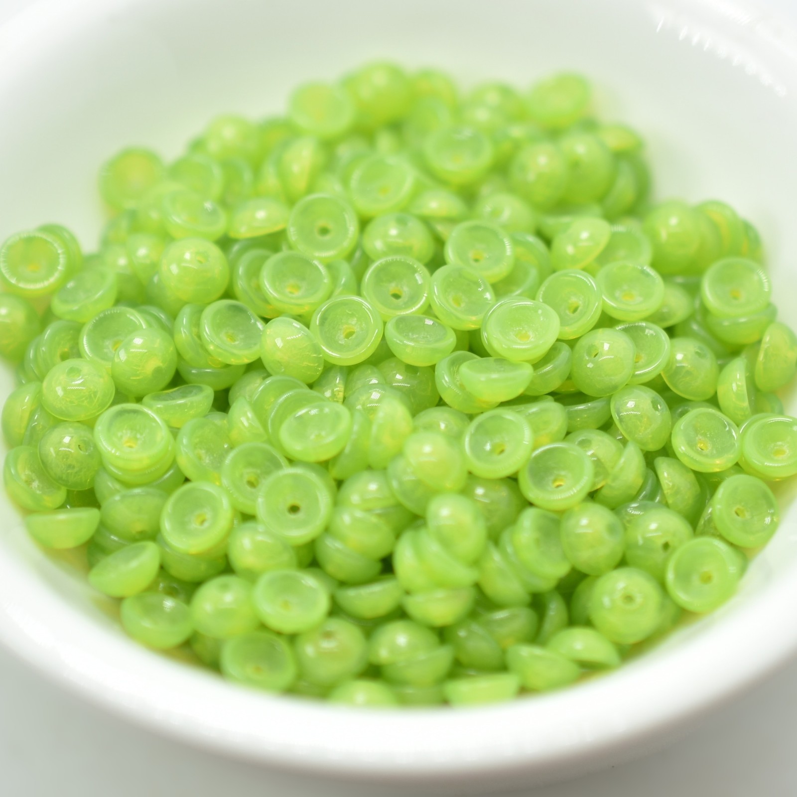 4x2mm Teacup 100 Beads – Milky Peridot – Czech Glass Beads