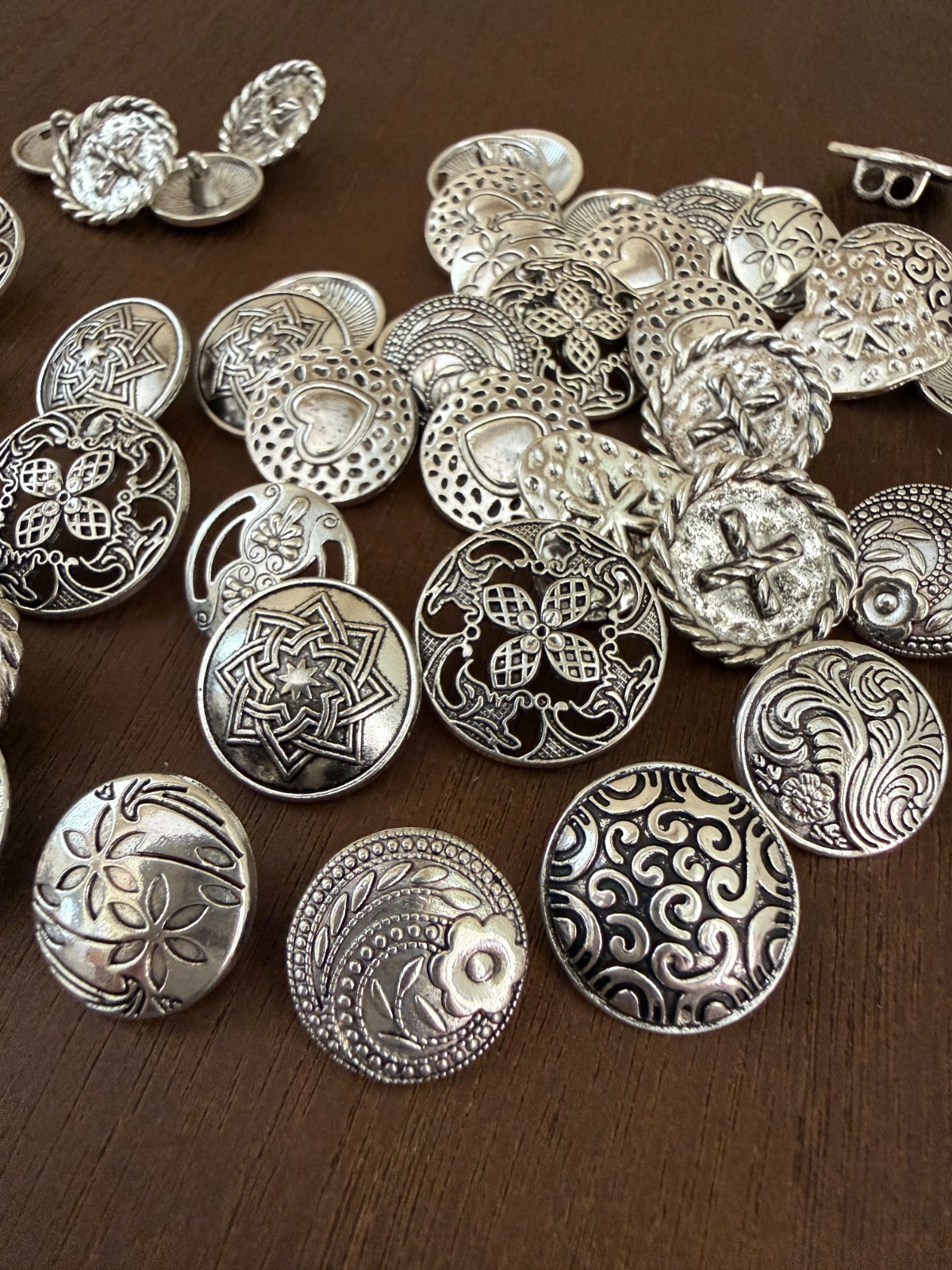10PC Antique Silver Floral Filigree Cross Heart Shank Metal Buttons 11/16″ ~7/8″