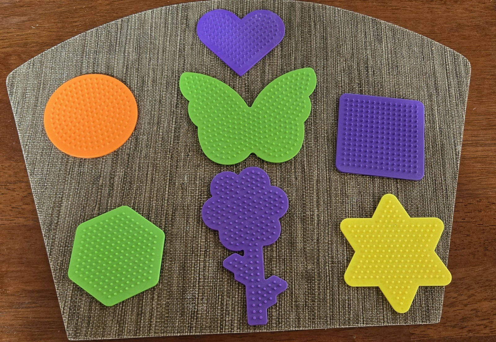 Kids Fuse Beads Kit w/ Storage Case, Assorted Beads & 6 Shape Pegboards