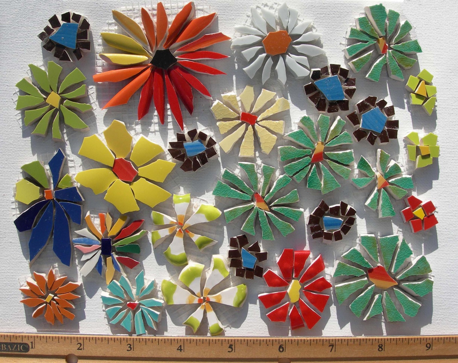 26 Daisy Mosaic Tile Set Mixed Size & Color Broken Cut China Plate Tiles