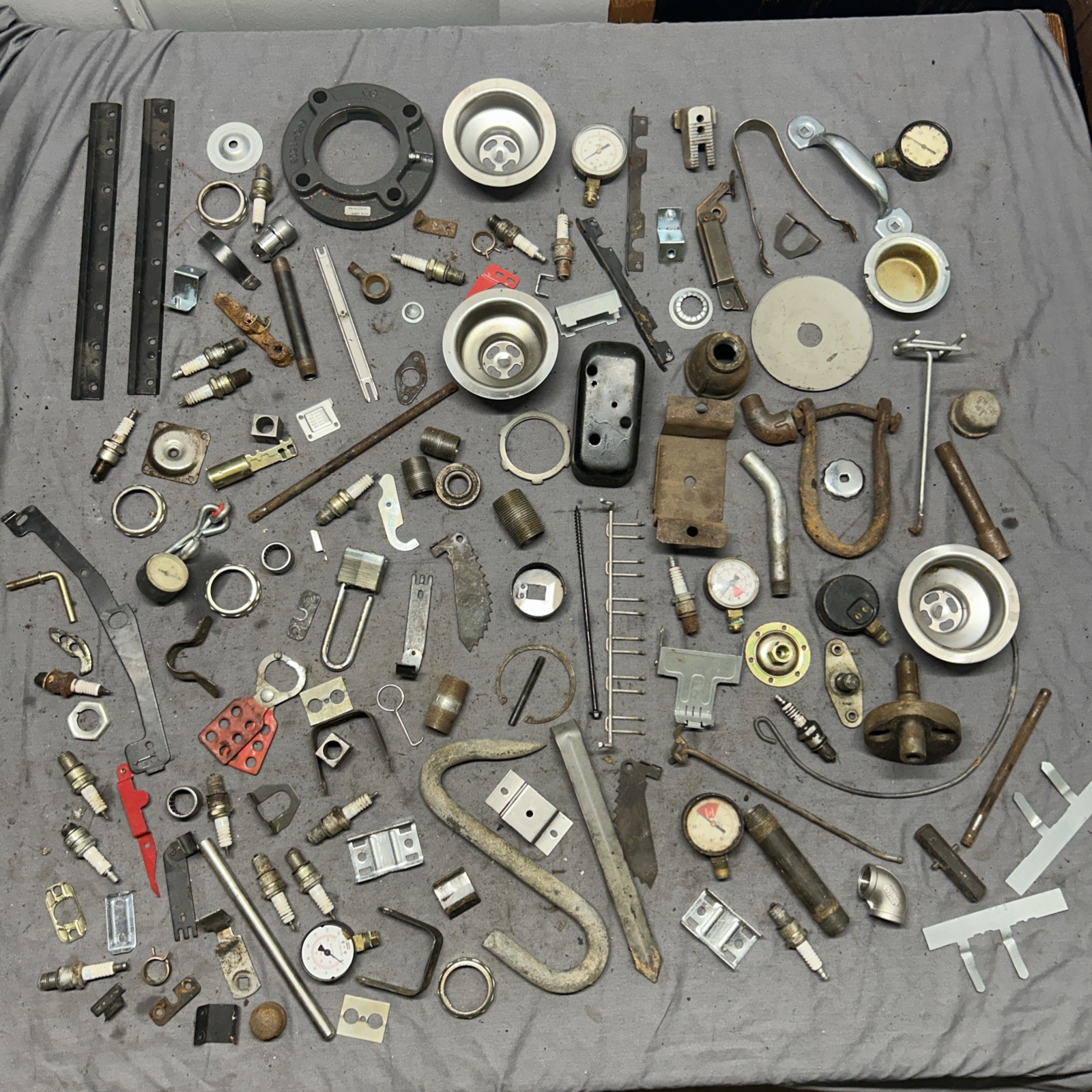 27 LBS MISC SCRAP METAL FOR WELD ART, STEAMPUNK, ARTS & CRAFTS, METAL WORK