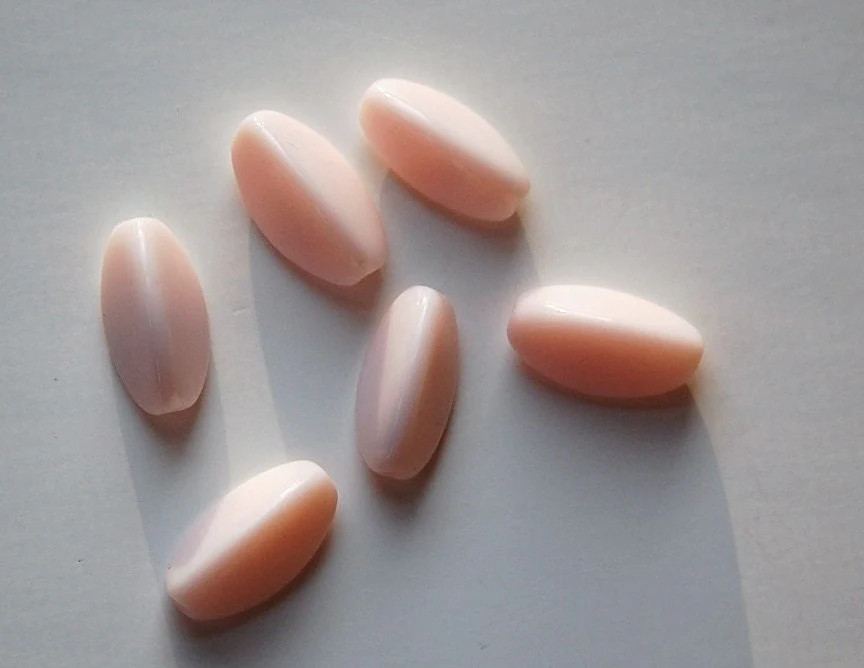 Vintage Pale Pink 3 Sided Oblong Glass Beads Germany (6) grm021