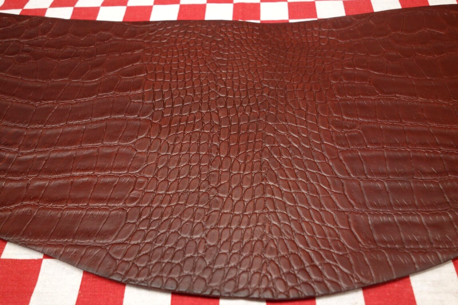 Embossed Tan Chromexcel Horsebutt Alligator Strip. 2.9 Square feet. 5 oz.