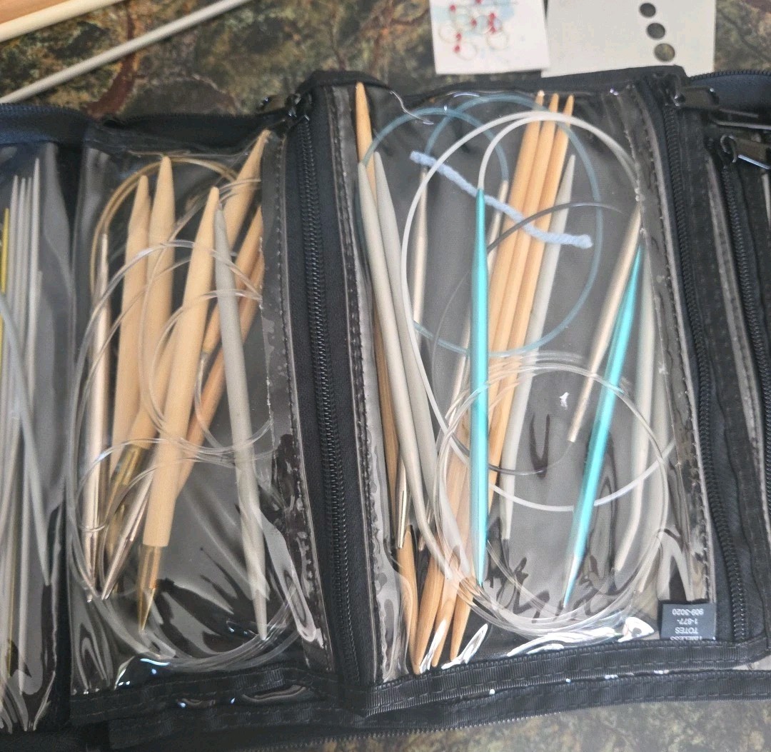 HUGE LOT OF VINTAGE KNITTING NEEDLES & CROCHET ALL SIZES LOTS OF BRANDS HOOPS