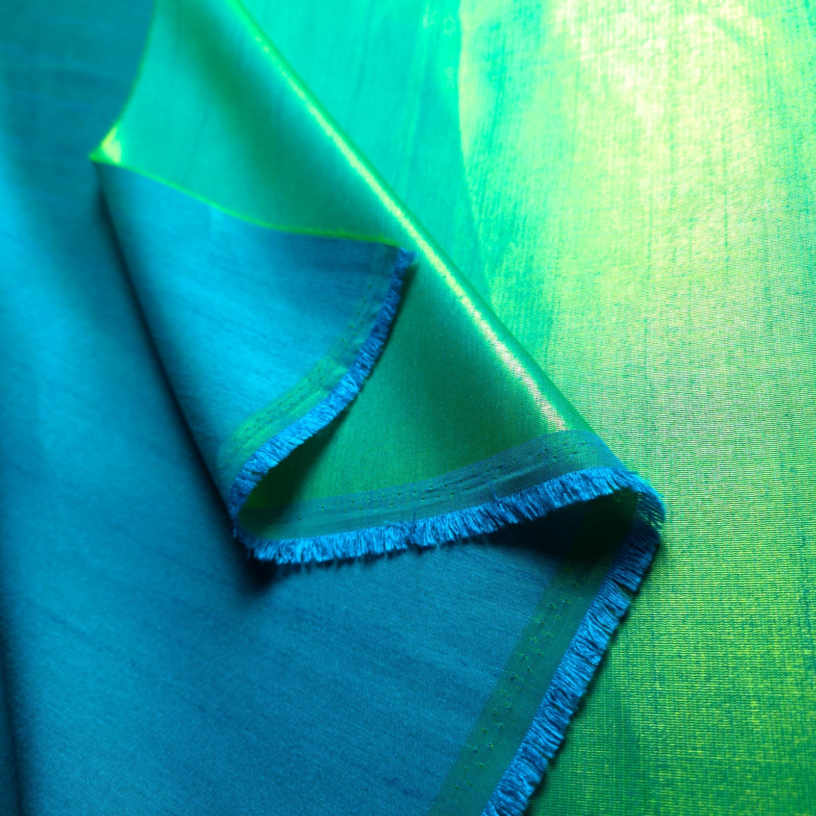 Two Tone Beetle Wing Blue Green Shimmer Dupioni Shantung Fabric 58″ By The Yard