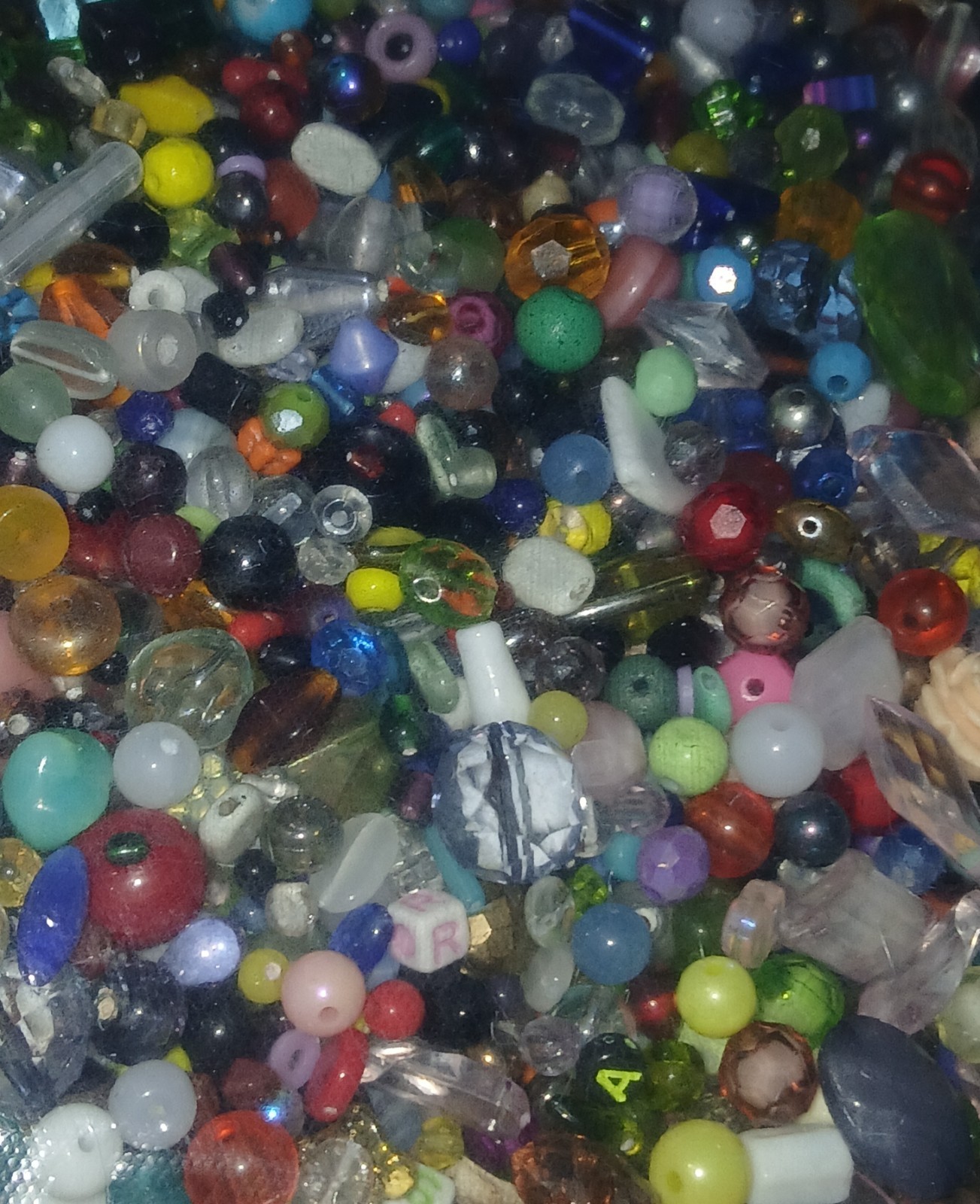 HUGE 5 1/2 Pounds Mixed Loose Beads Bulk Lot for Jewelry Making and DlY Crafts!