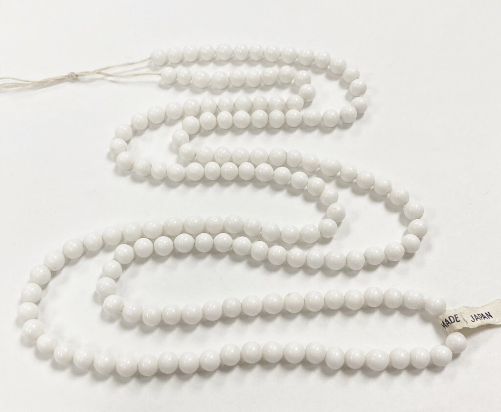 100 Vintage Japanese Cherry Brand Glass Chalk White 5mm. Round Beads 4711T