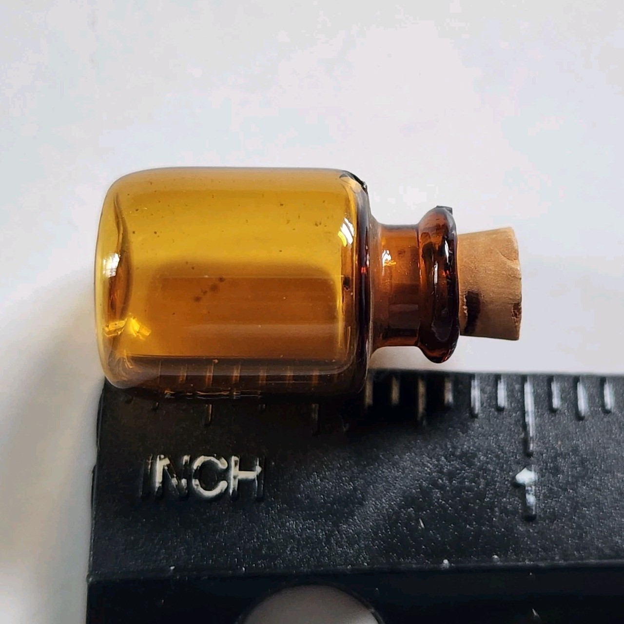 13/16″ Miniature Glass Bottle Amber Round Mini Dollhouse Kitchen Item Corked