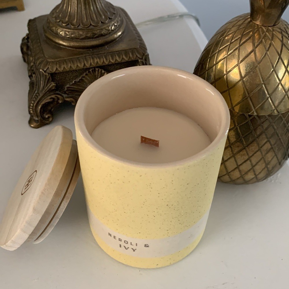 Matte Textured 6.4oz Ceramic Candle with Wooden Wick Neroli and Ivy – Threshold™