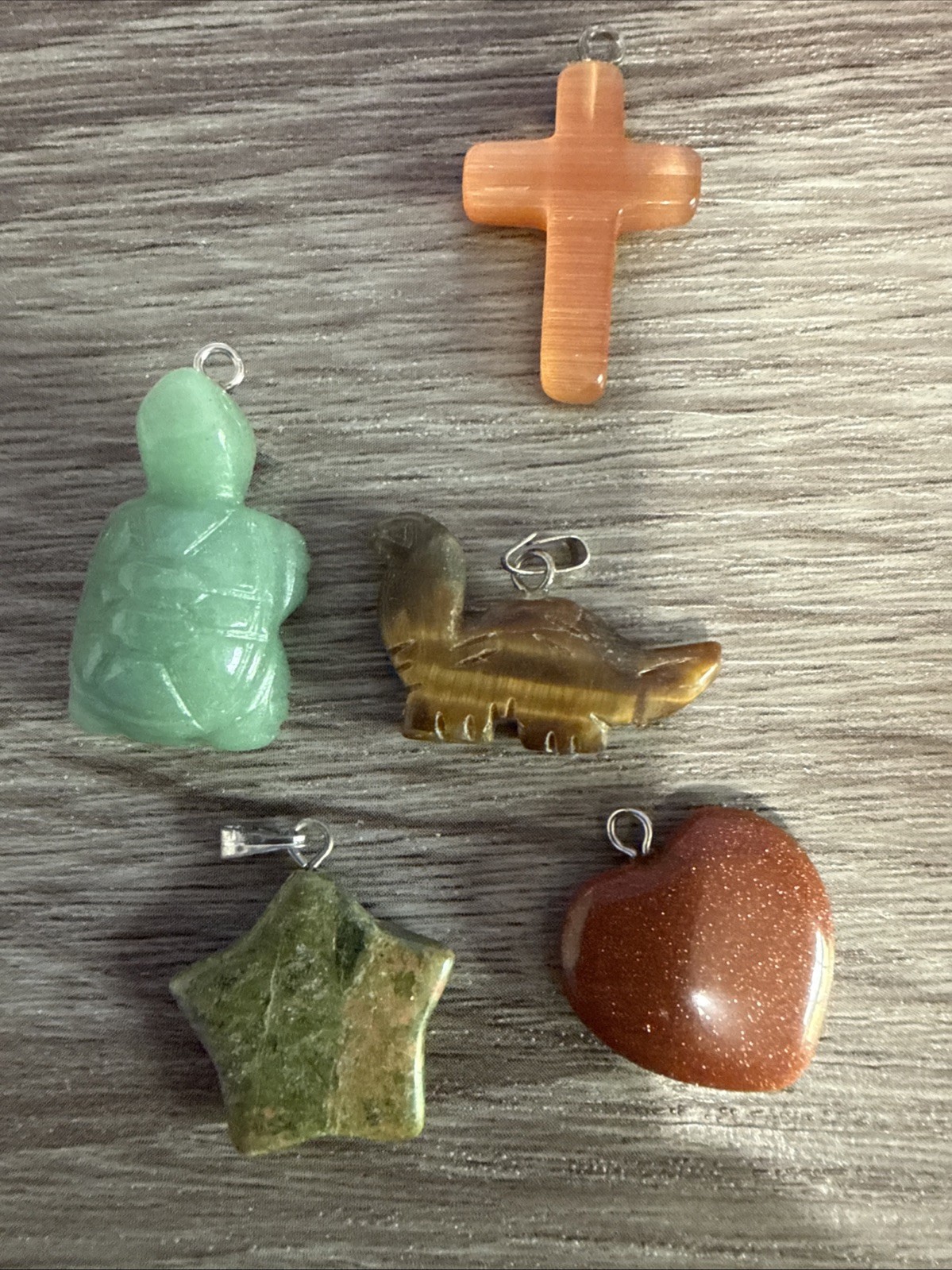 Various Gemstone Pendant Beads 13 Pieces And 4 Polished Stones M023