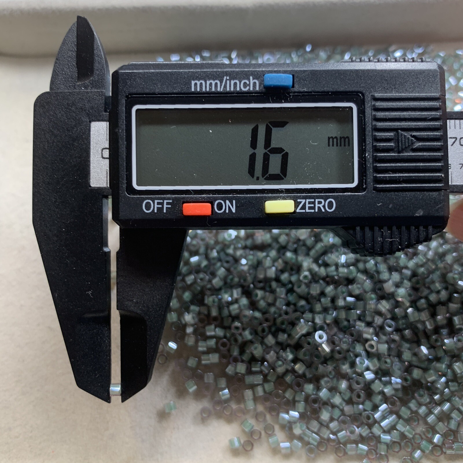 Wholesale 4Oz/114G Delica Beads Bulk Lot Gold & Silver Mixed 2.0-2.3mm Diameter