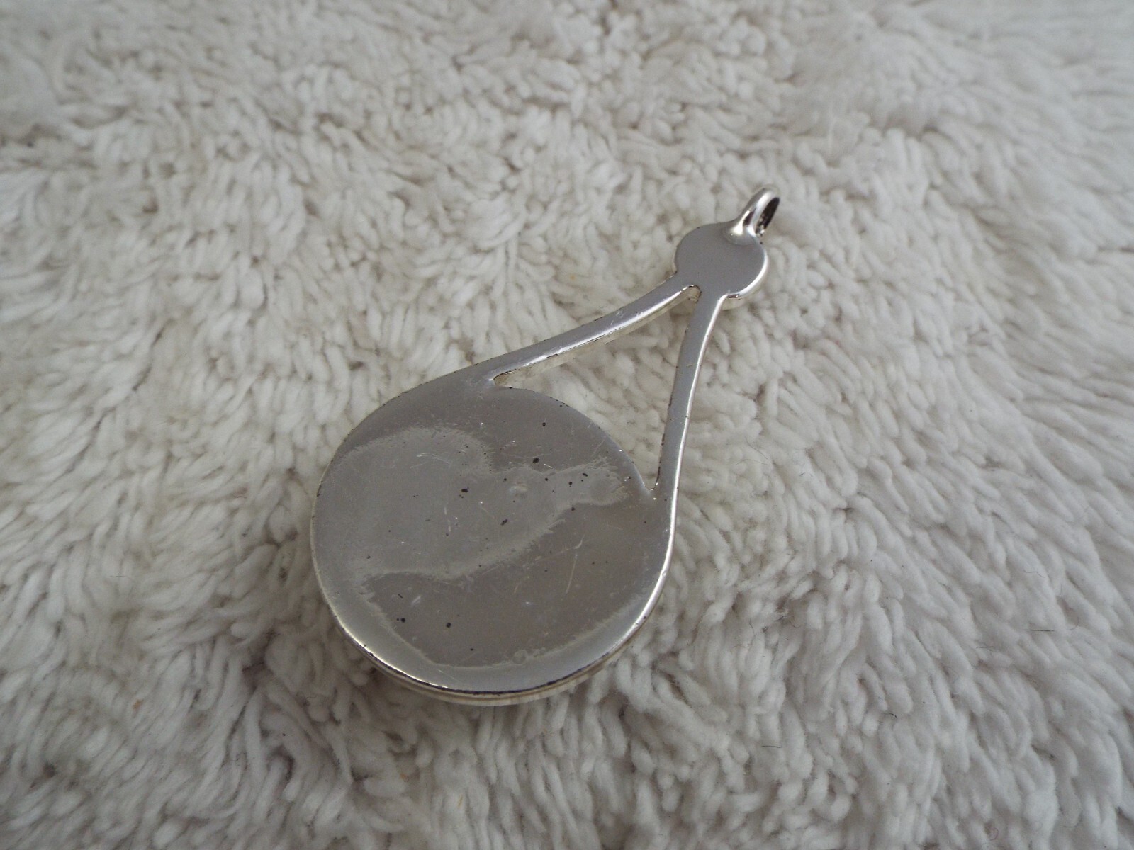 Silvertone White Cat’s Eye Glass Loose Pendant