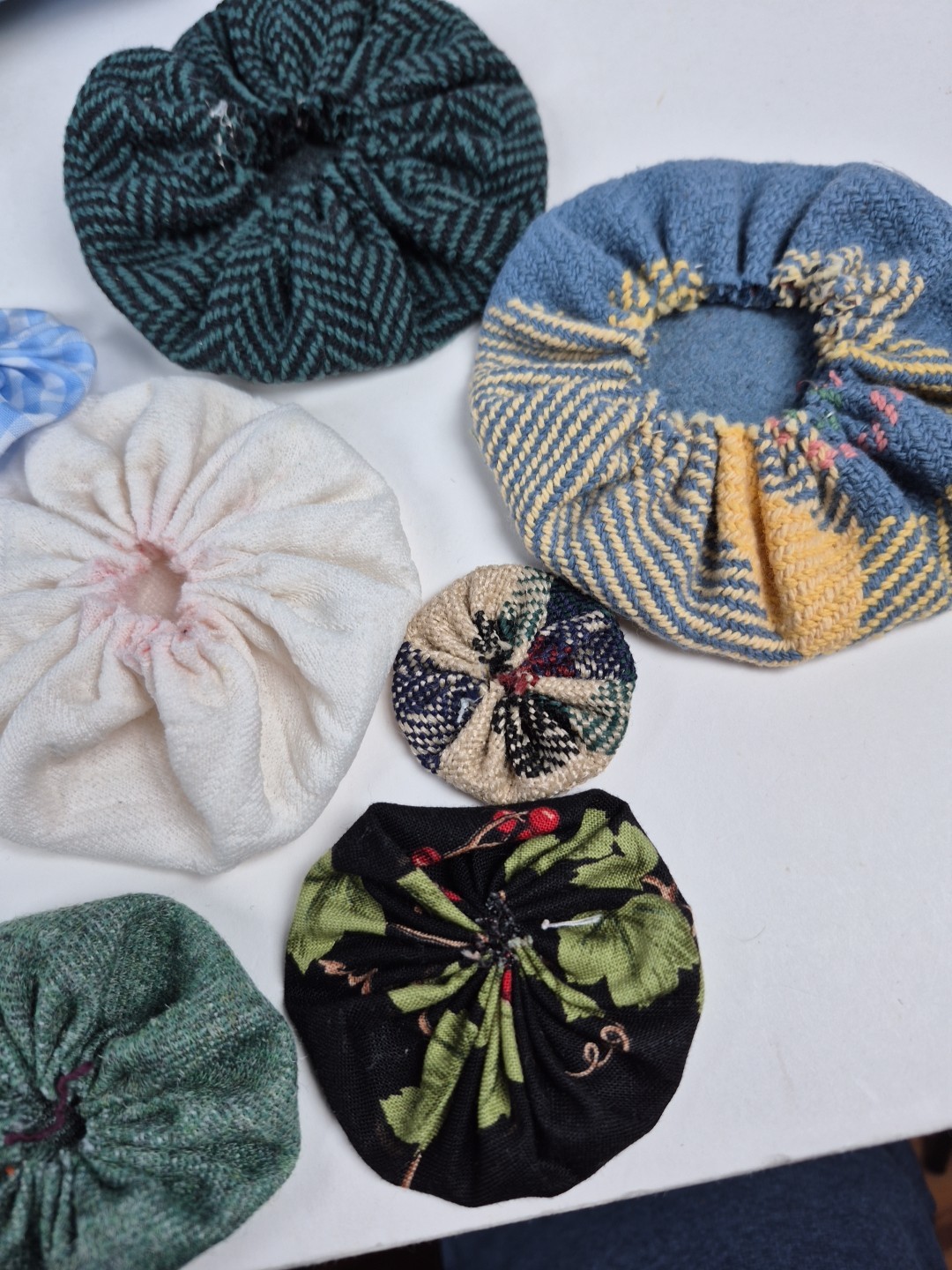 2lb 15oz Bag Of Yoyo Quilt Pieces All Sewn Different Sizes & Materials